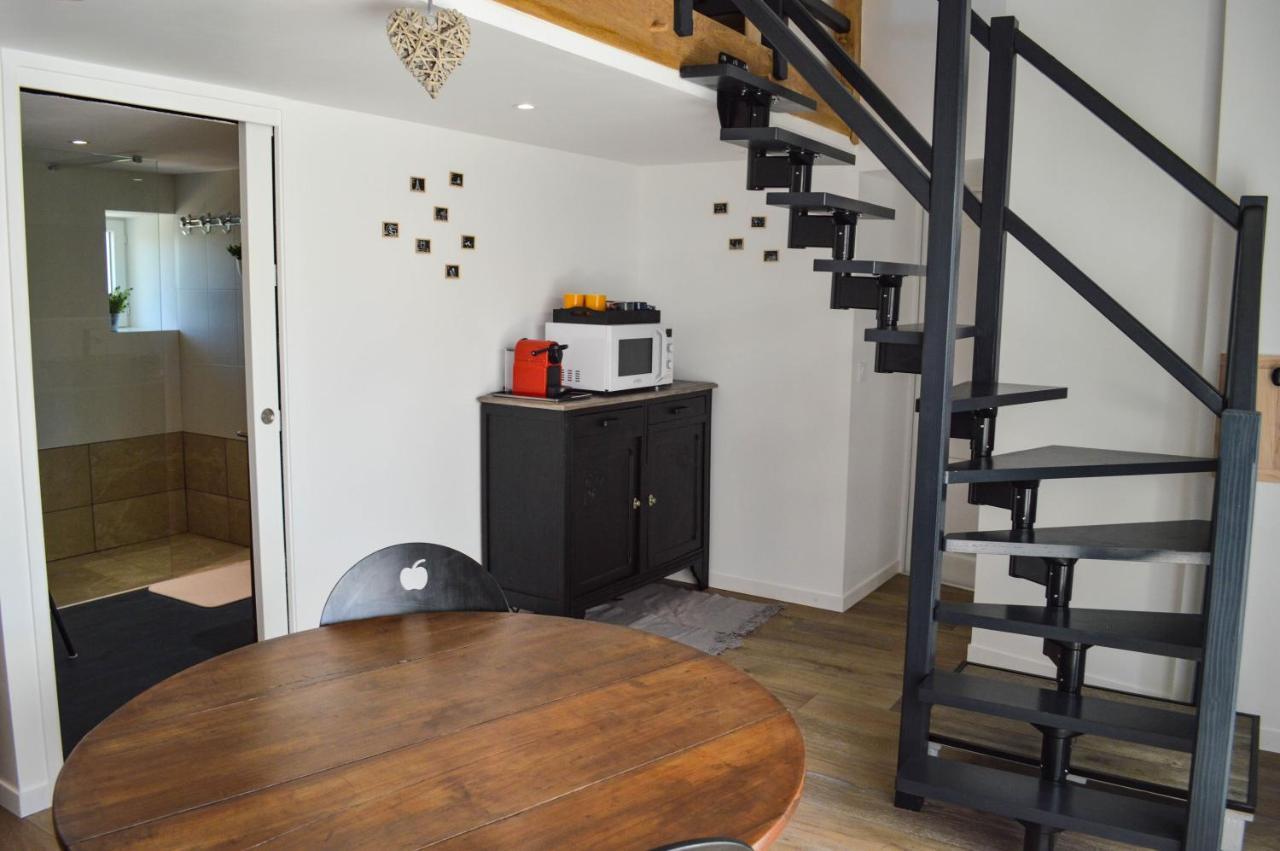 Grande Chambre D'Hote Les Chats-Pitres Bed and Breakfast La Rochette  Exterior foto