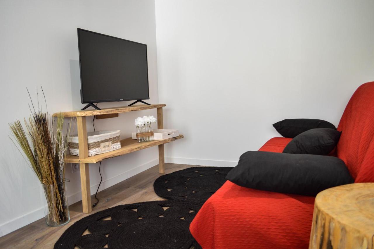 Grande Chambre D'Hote Les Chats-Pitres Bed and Breakfast La Rochette  Exterior foto