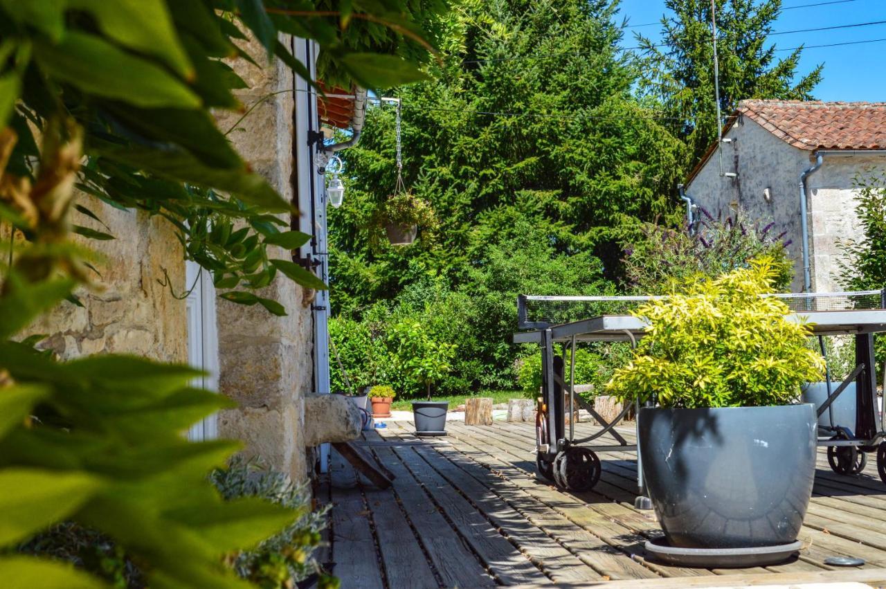 Grande Chambre D'Hote Les Chats-Pitres Bed and Breakfast La Rochette  Exterior foto